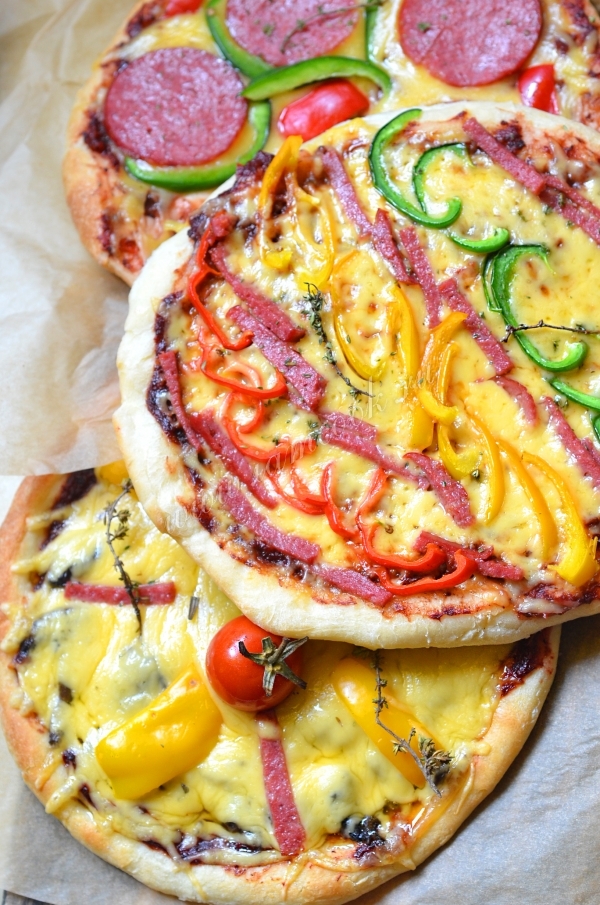 Фото пиццы со сливовым соусом