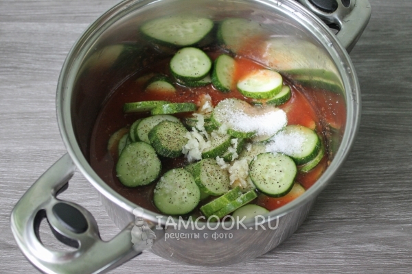 Всыпать соль и перец