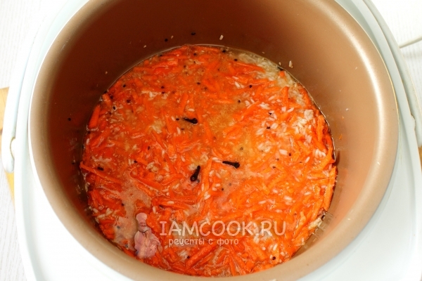 Добавить воду и морковь