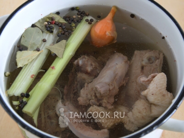 Варить утку с приправами