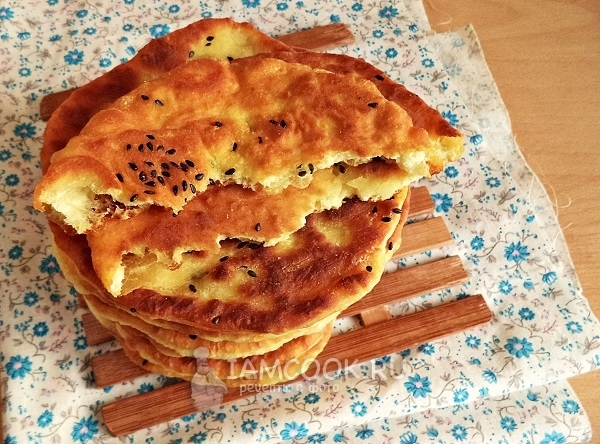 Лепешки бхатури