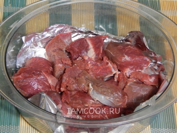 Мясо посолить и приготовить на пару