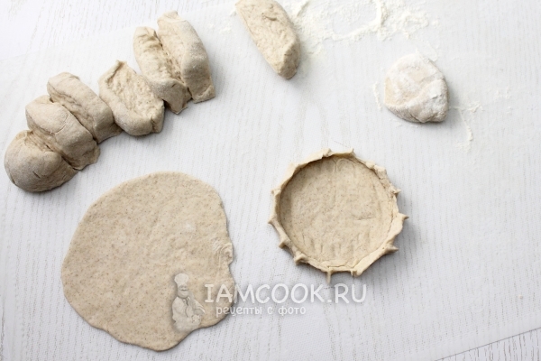 Сформировать лепёшку