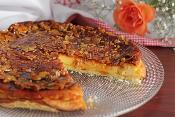 Рецепт творожного пирога с карамелью