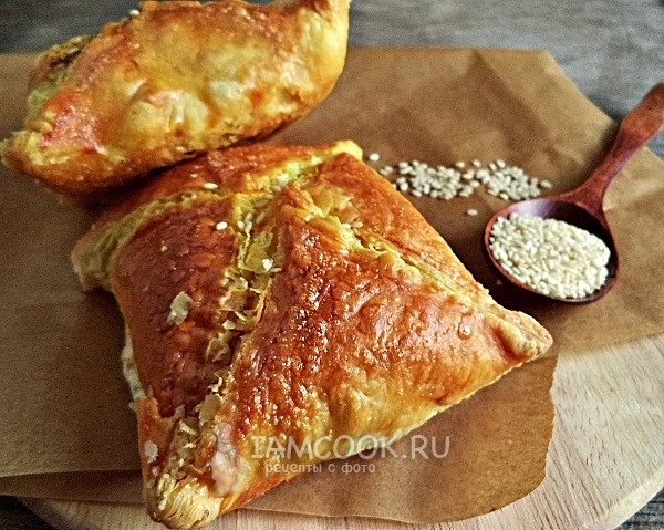 Рецепт слоёных пирожков с мясом и грибами