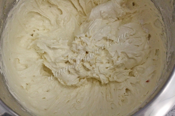 Добавить муку и разрыхлитель