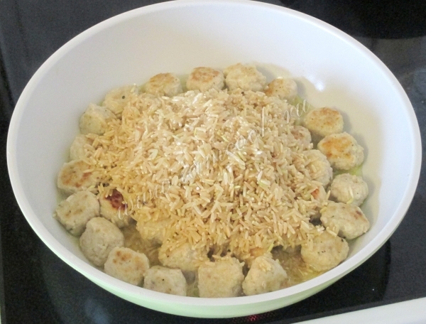 фрикадельки и рис