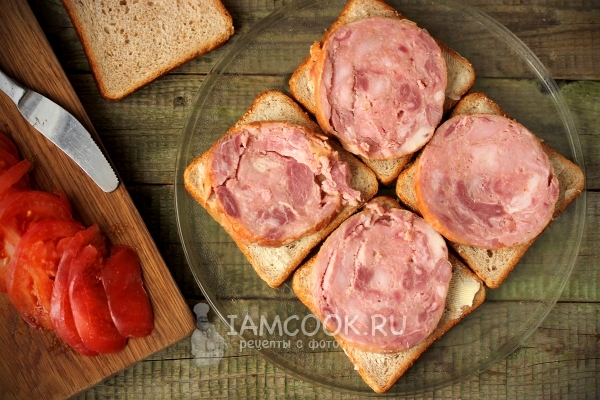 Ветчина на хлебе