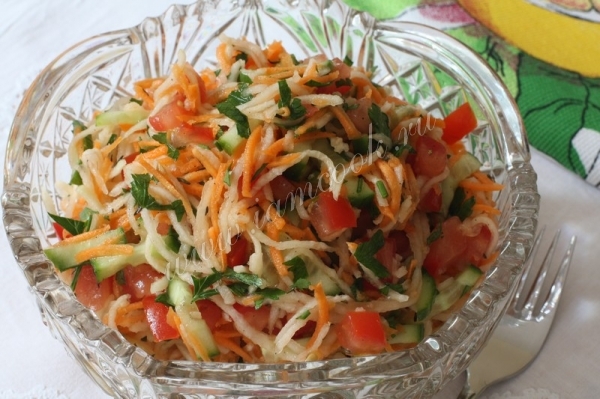 Рецепт салата с кольраби и морковью