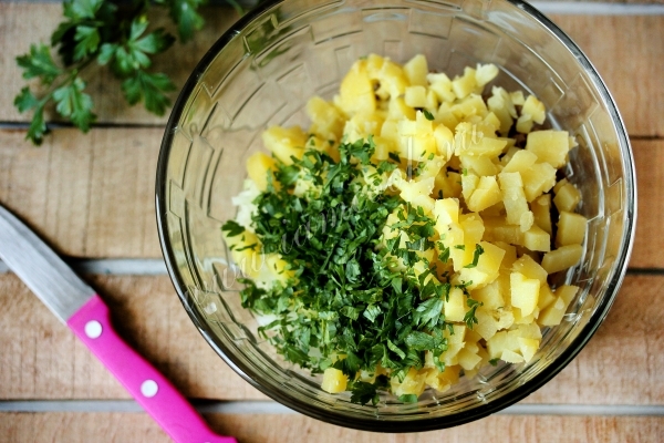 Картофель с зеленью