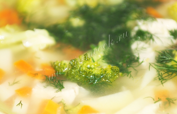 Куриный суп и брокколи