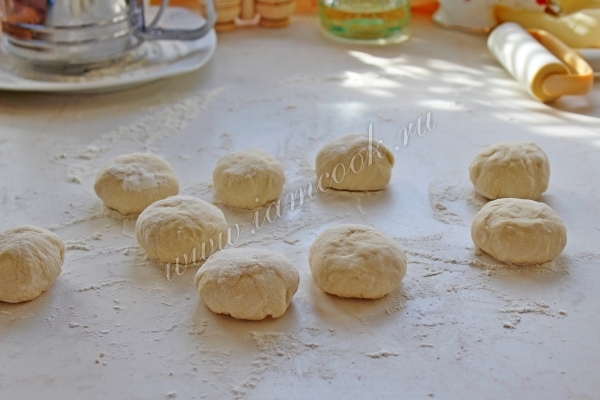 Кусочки теста для пирогов