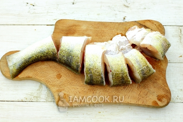 Порезать рыбу