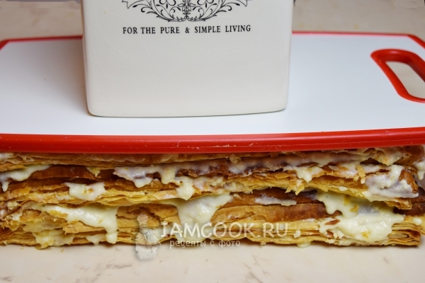 Поставить на торт пресс