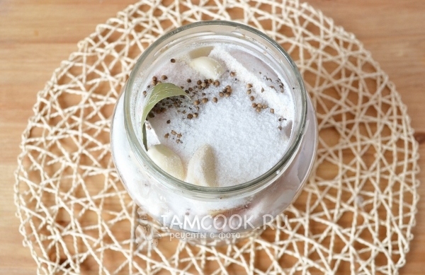 Засыпать солью