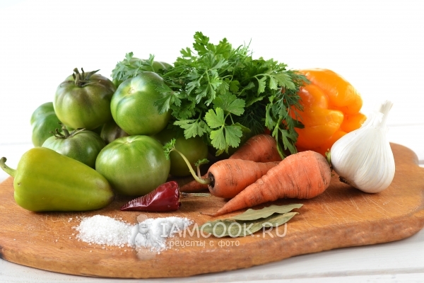Ингредиенты для квашеных зеленых помидоров
