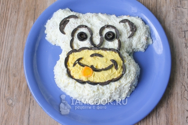 Сделать лицо обезьянки из маслин