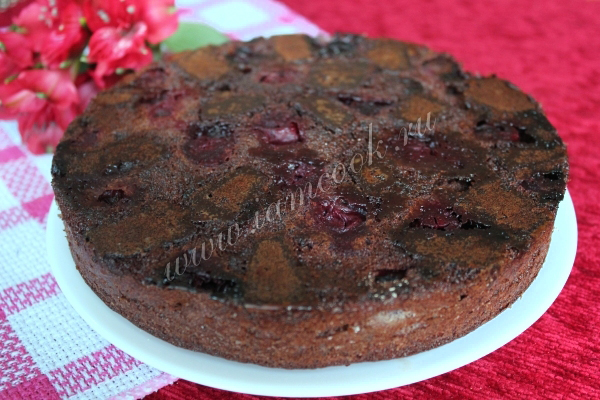Торт шоколадный с вишней