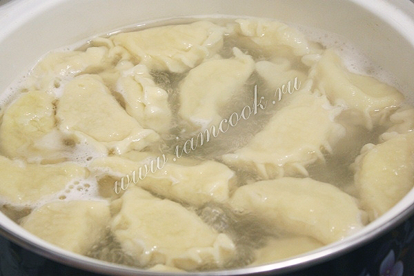 Варим домашние вареники с картошкой