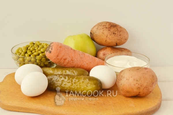 Ингредиенты для овощного салата с яблоком