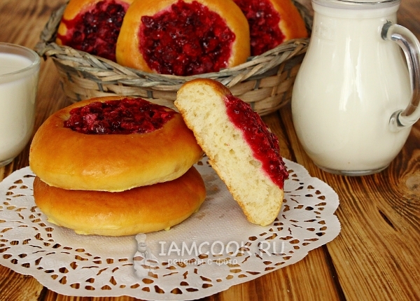 Рецепт ватрушек с брусникой