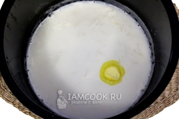 Сварить суп и добавить масло