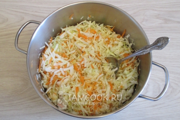 Положить морковь