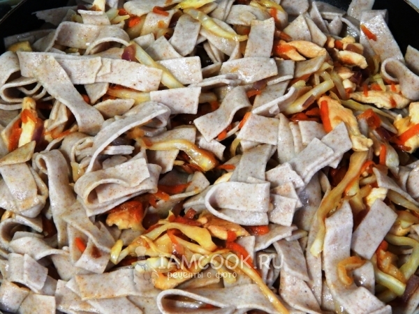 Положить макароны