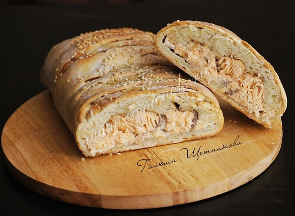 Плетеный рыбный пирог