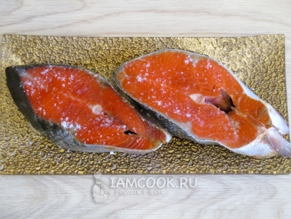 Рыба красная с солью