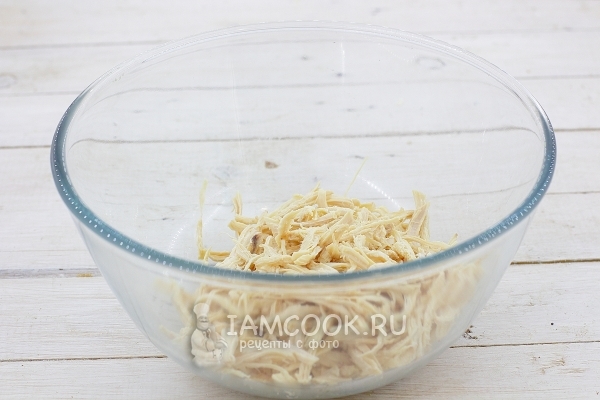 Разделить куриное филе на волокна