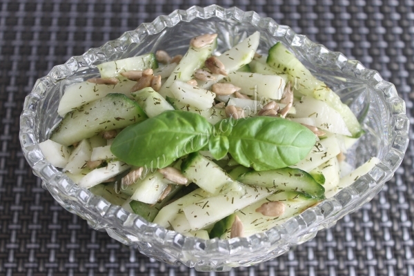 Рецепт весеннего салата из кольрабе