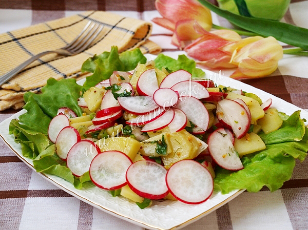 Простой салат из картофеля и редиса