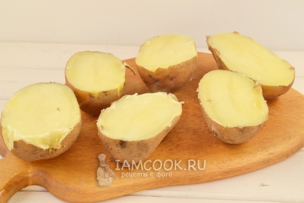 Картофель разрезанный пополам