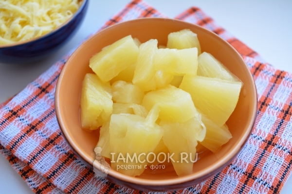 Ананас порезанный