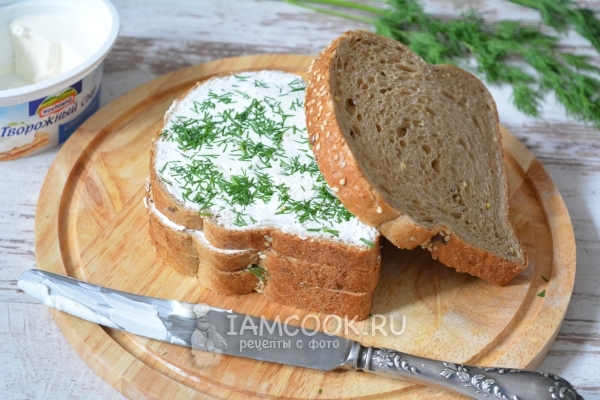 Сложить хлеб друг на друга