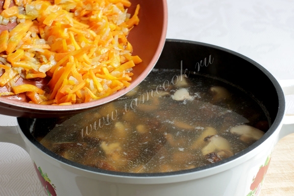 Добавить зажарку в суп