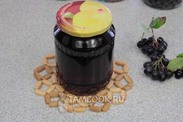 Закатать банку с компотом