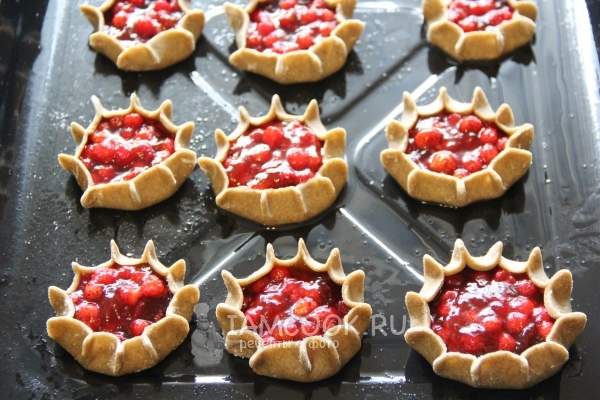 Переложить калитки на противень