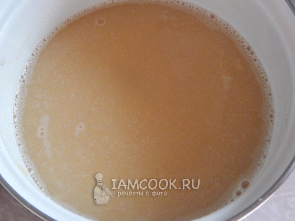 Яблочная масса на огне