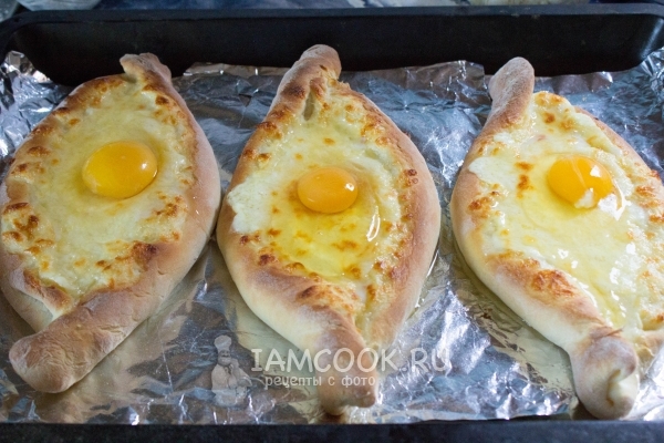 Вбить в лодочку яйцо