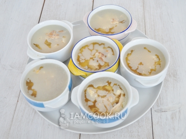 Готовый холодец из курицы в мультиварке