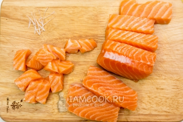 Порезать рыбу