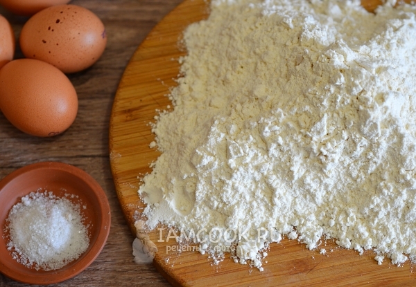 Ингредиенты для домашней пшеничной лапши