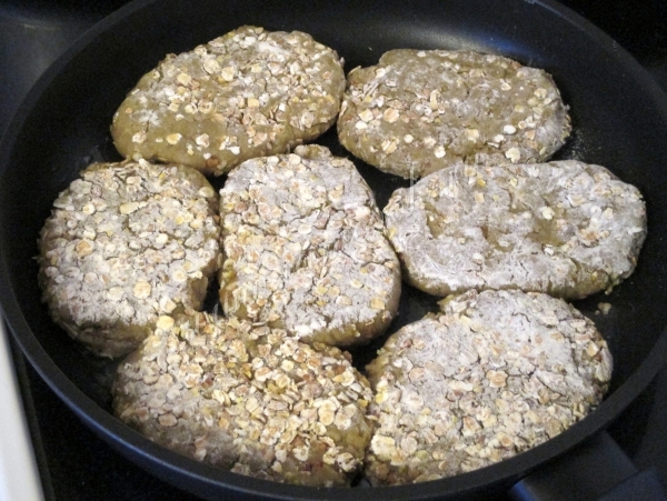 Котлеты на сковороде