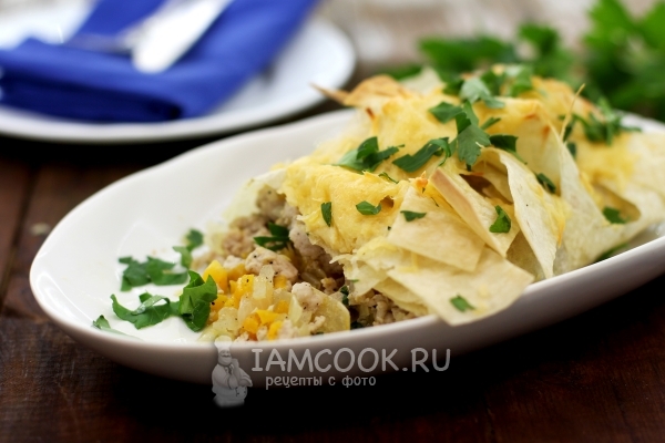 Фото запечённого рулета из лаваша