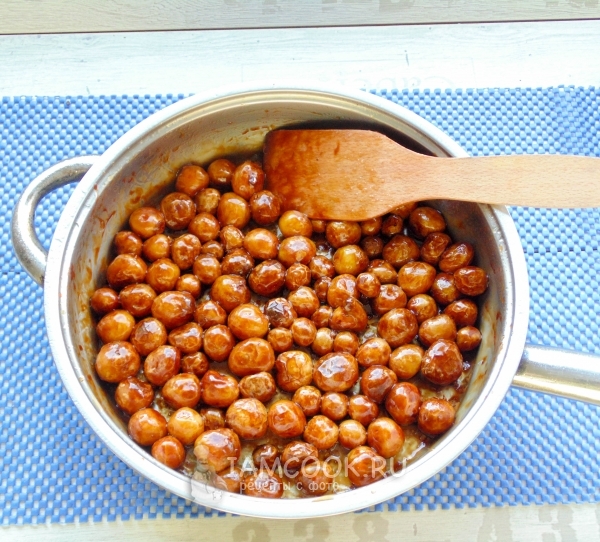 Пожарить картофель с соусом