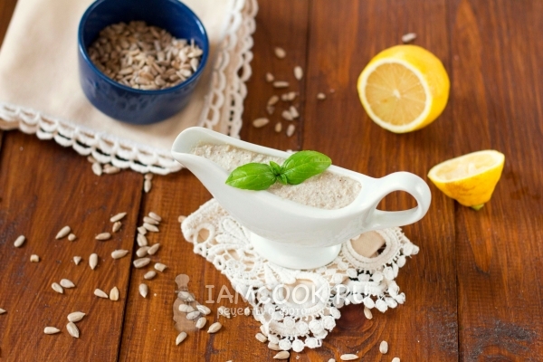 Фото веганской сметаны из семечек