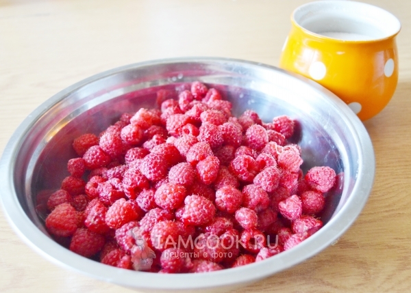 Ингредиенты для заготовки малинового варенья без варки на зиму