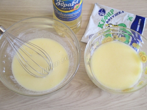 Добавить растительное масло и кефир